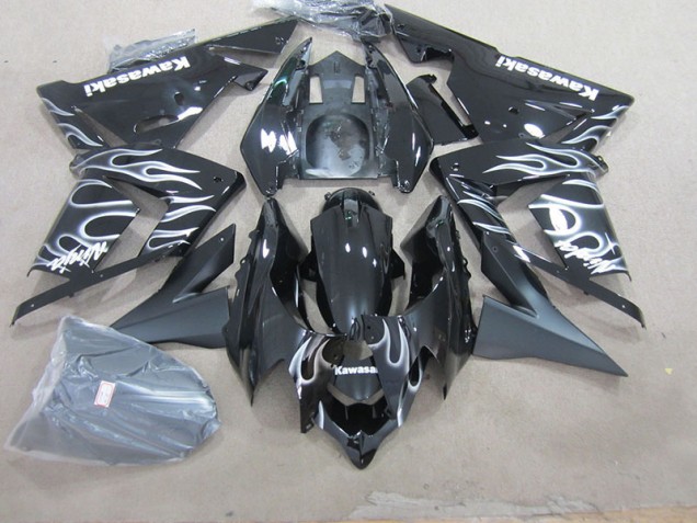 Nero con Bianco Fiamma Carene Kawasaki ZX10R 2003-2005 Nero con Bianco Fiamma Carene Kawasaki ZX10R 2003-2005